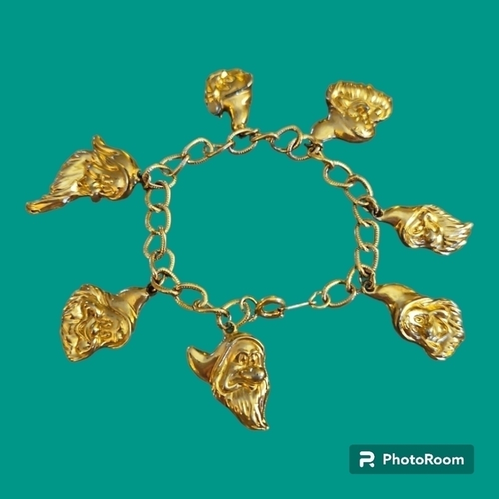 AVON 1994 Disney Snow White and The Seven Dwarfs Charm Chain Kidcore Bracelet